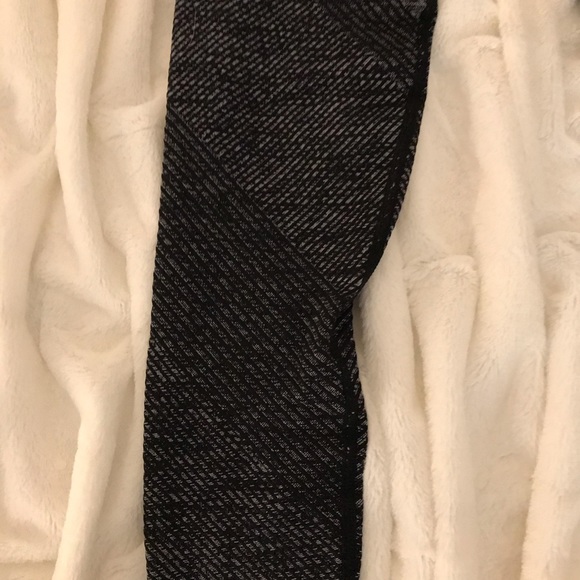Fabletics pattern leggings - Picture 2 of 2